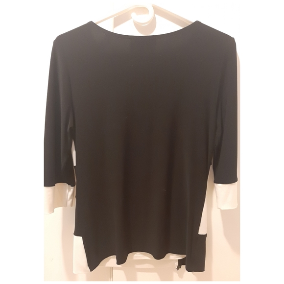 Bleack&White Top - Picture 2 of 3